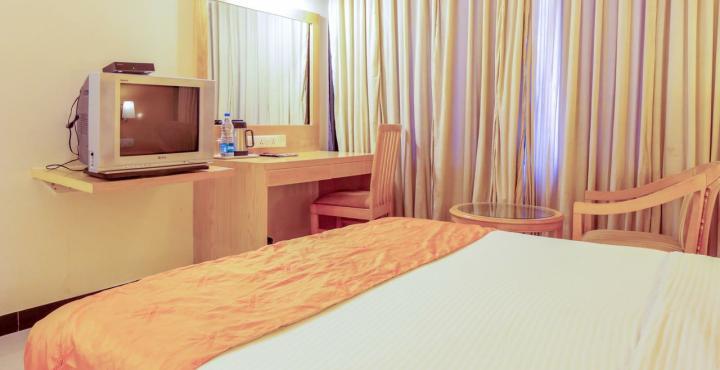 Aj International Hotel Bangalore Buitenkant foto