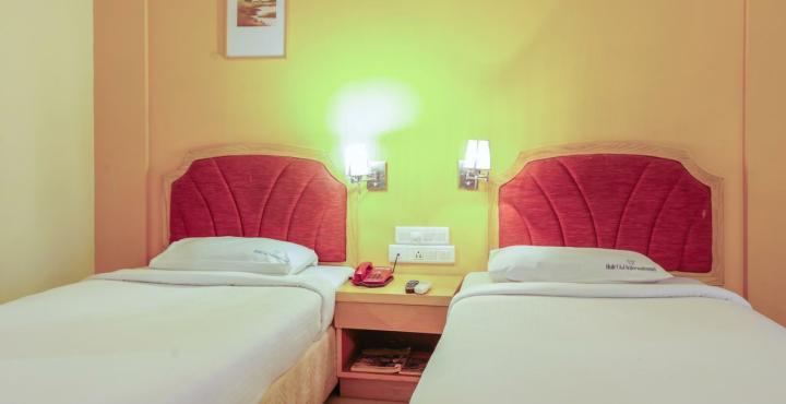 Aj International Hotel Bangalore Buitenkant foto