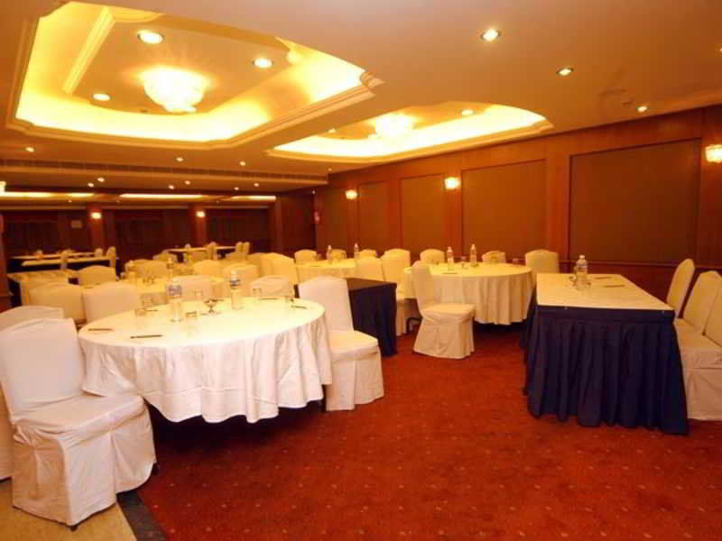 Aj International Hotel Bangalore Buitenkant foto